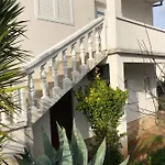 Apartment Raslina