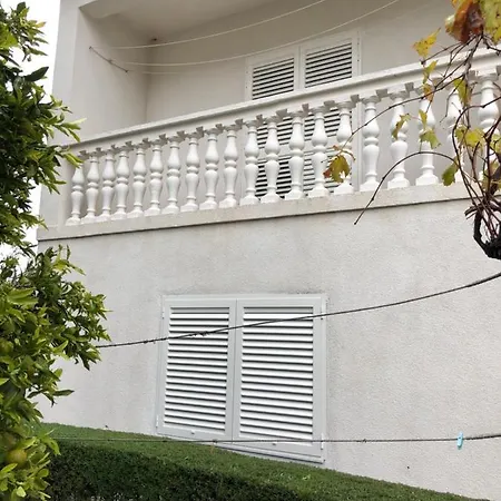 Apartment Raslina * Raslina