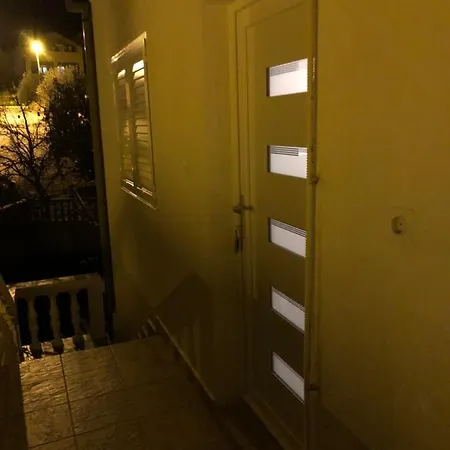 아파트 Apartment Raslina