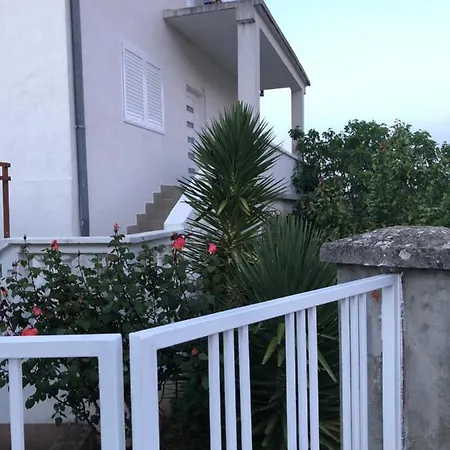 아파트 Apartment Raslina Raslina