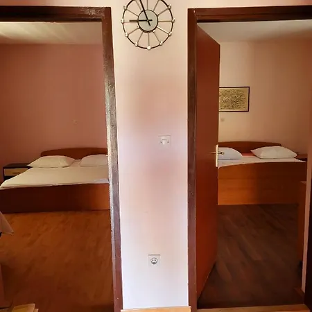 Apartment Raslina Raslina