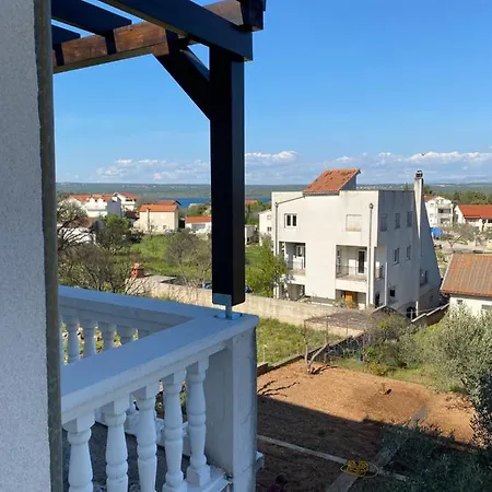 Apartment Raslina