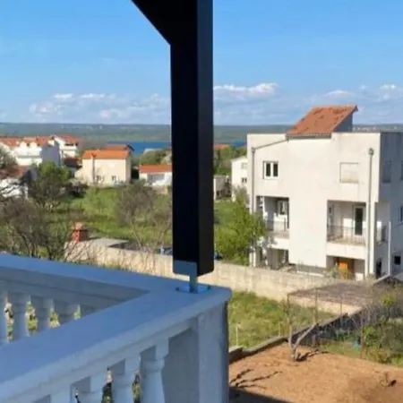 Apartment Raslina Raslina