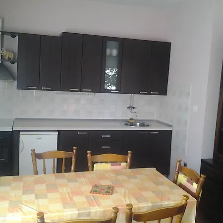 Apartment Raslina 아파트 *