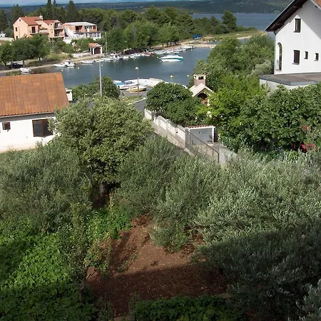 아파트 Apartment Raslina