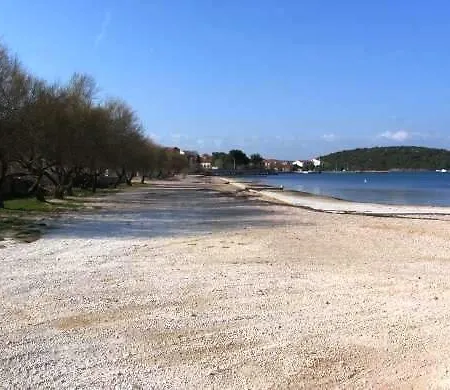 Apartment Raslina 아파트 *