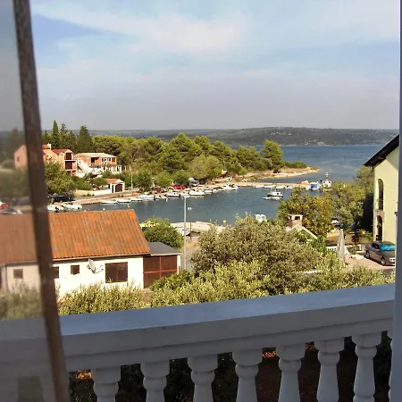 아파트 Apartment Raslina Raslina