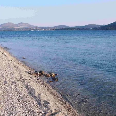 Apartment Raslina 아파트 *