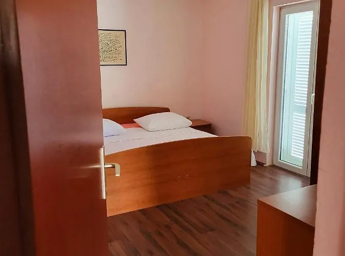 Apartment Raslina Apartamento *