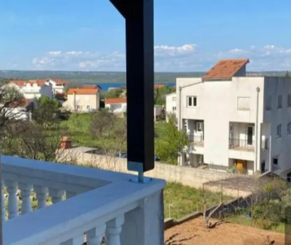 Apartment Raslina Raslina