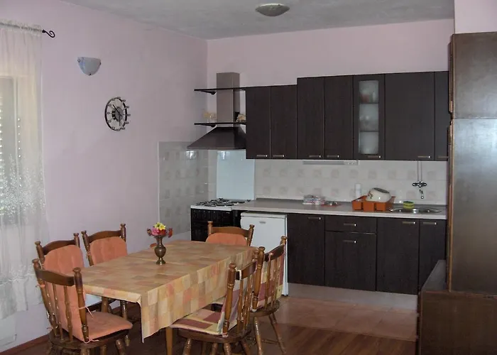 Apartment Raslina Apartamento