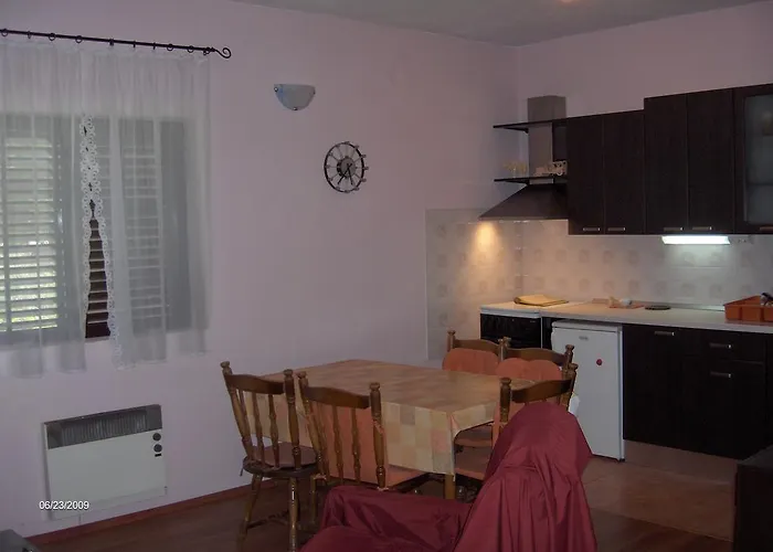 Apartment Raslina Apartamento *